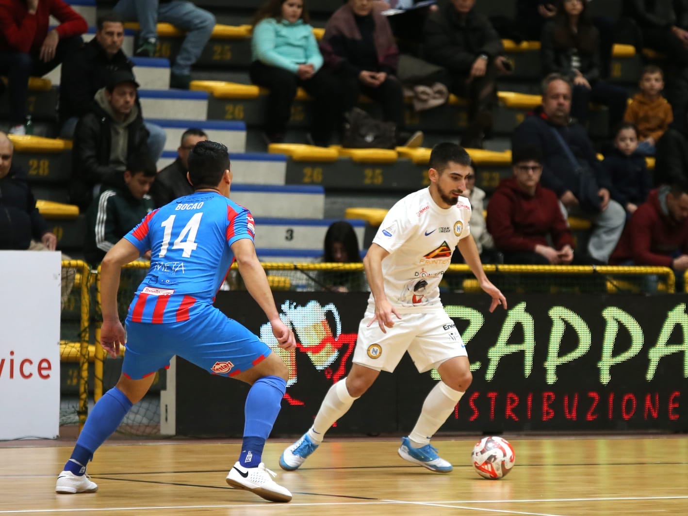 Napoli Futsal show! Tripudio al PalaCatania: quarto successo consecutivo. Colini: “Tre punti d’oro”